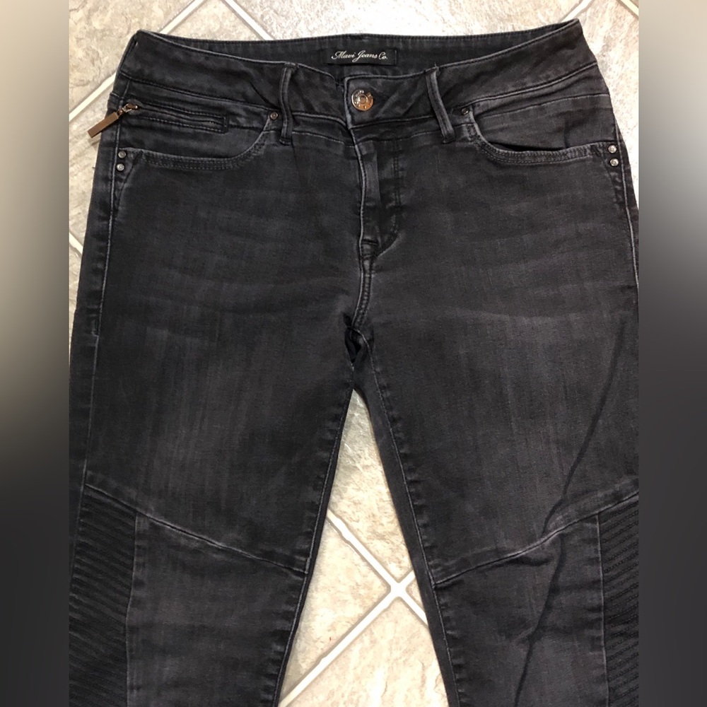Black Women's Moto Skinny Jeans
Mavi 
Size 29